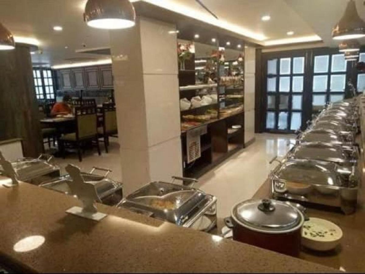 Hotel Atithi Γουβαχάτι Εξωτερικό φωτογραφία
