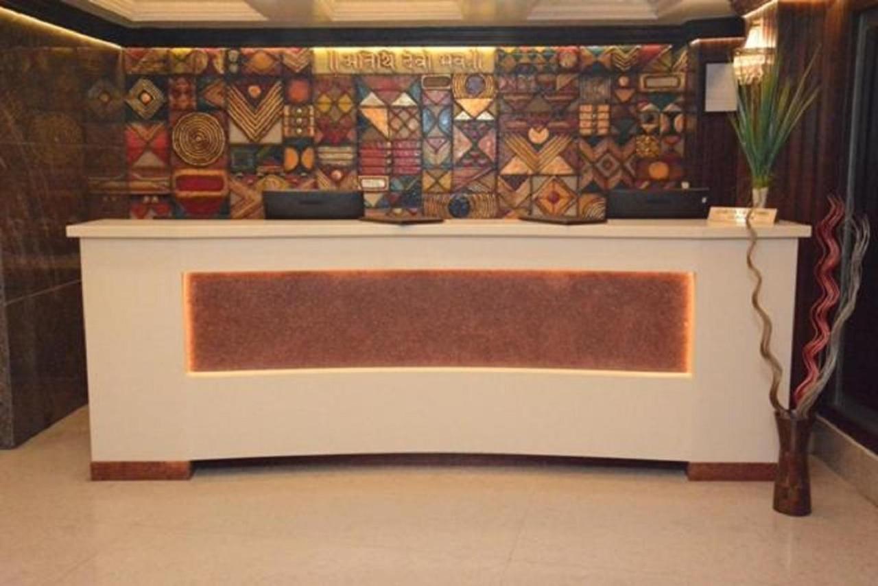 Hotel Atithi Γουβαχάτι Εξωτερικό φωτογραφία