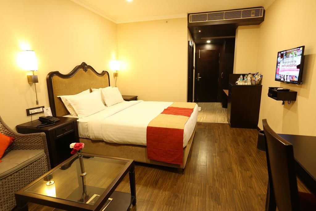 Hotel Atithi Γουβαχάτι Εξωτερικό φωτογραφία