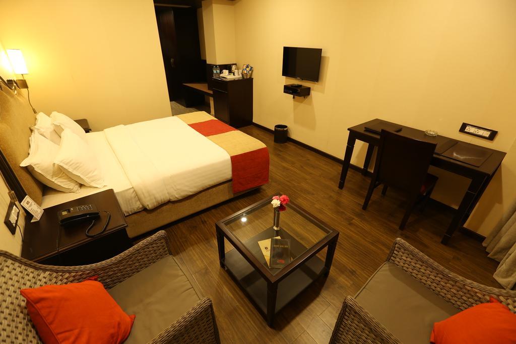 Hotel Atithi Γουβαχάτι Εξωτερικό φωτογραφία