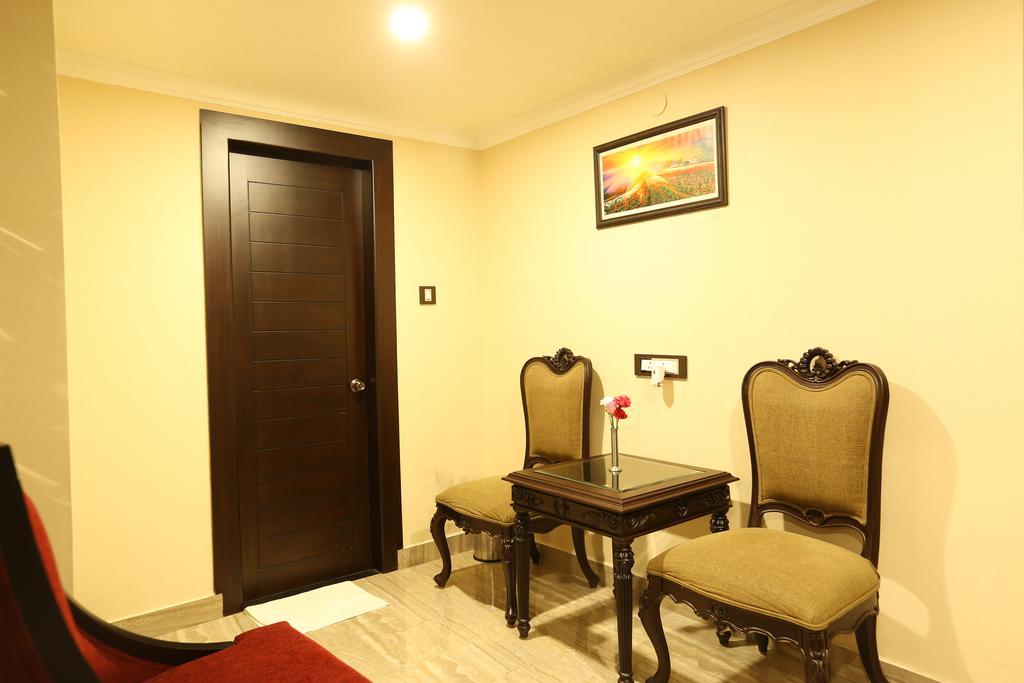 Hotel Atithi Γουβαχάτι Εξωτερικό φωτογραφία