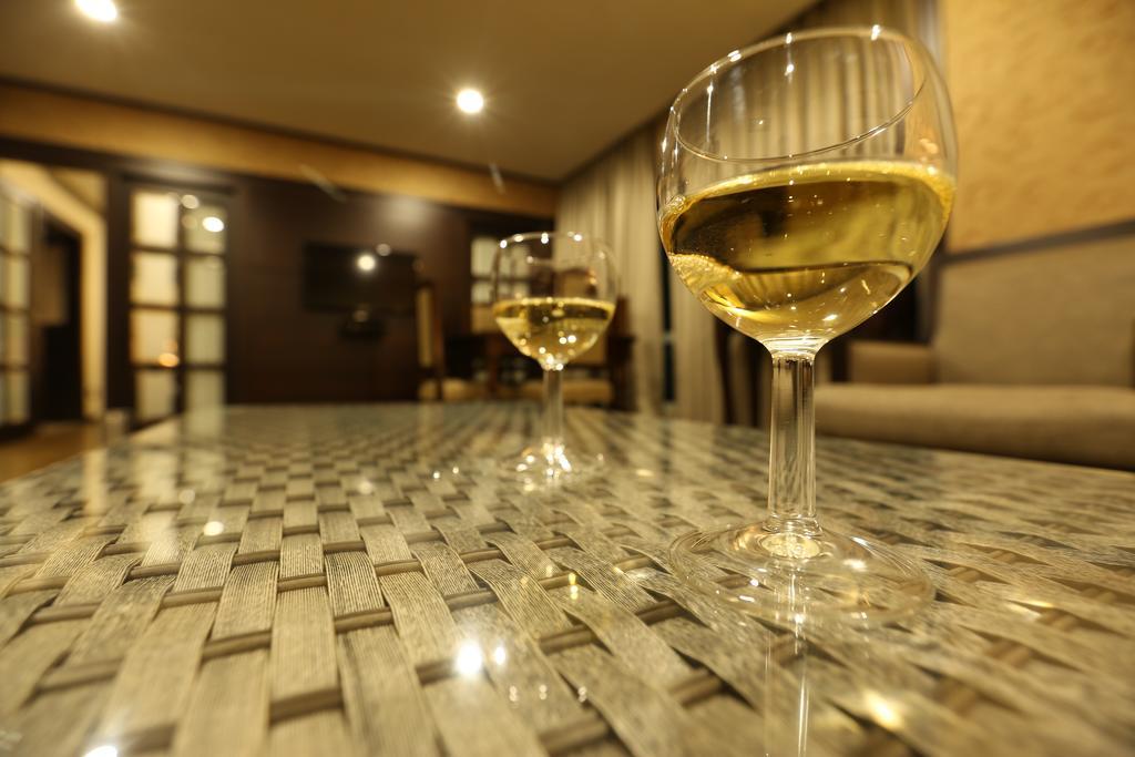 Hotel Atithi Γουβαχάτι Εξωτερικό φωτογραφία